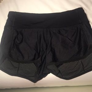 Lululemon black Mesh Speed Up shorts